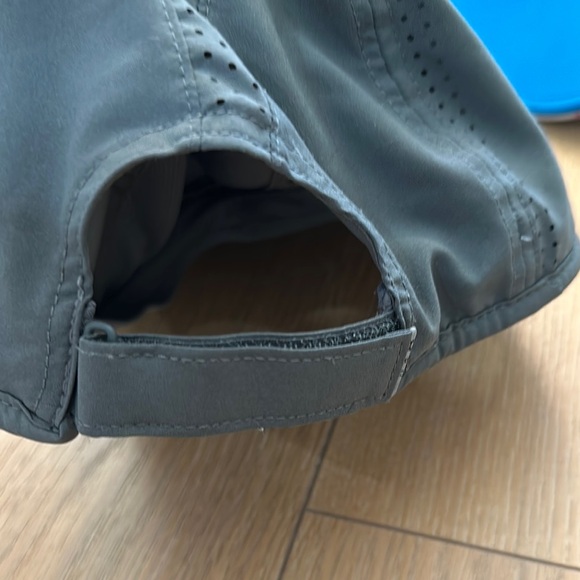 Lot of 3 running hats.  2 Under Armour, 1 Adidas - Picture 7 of 9